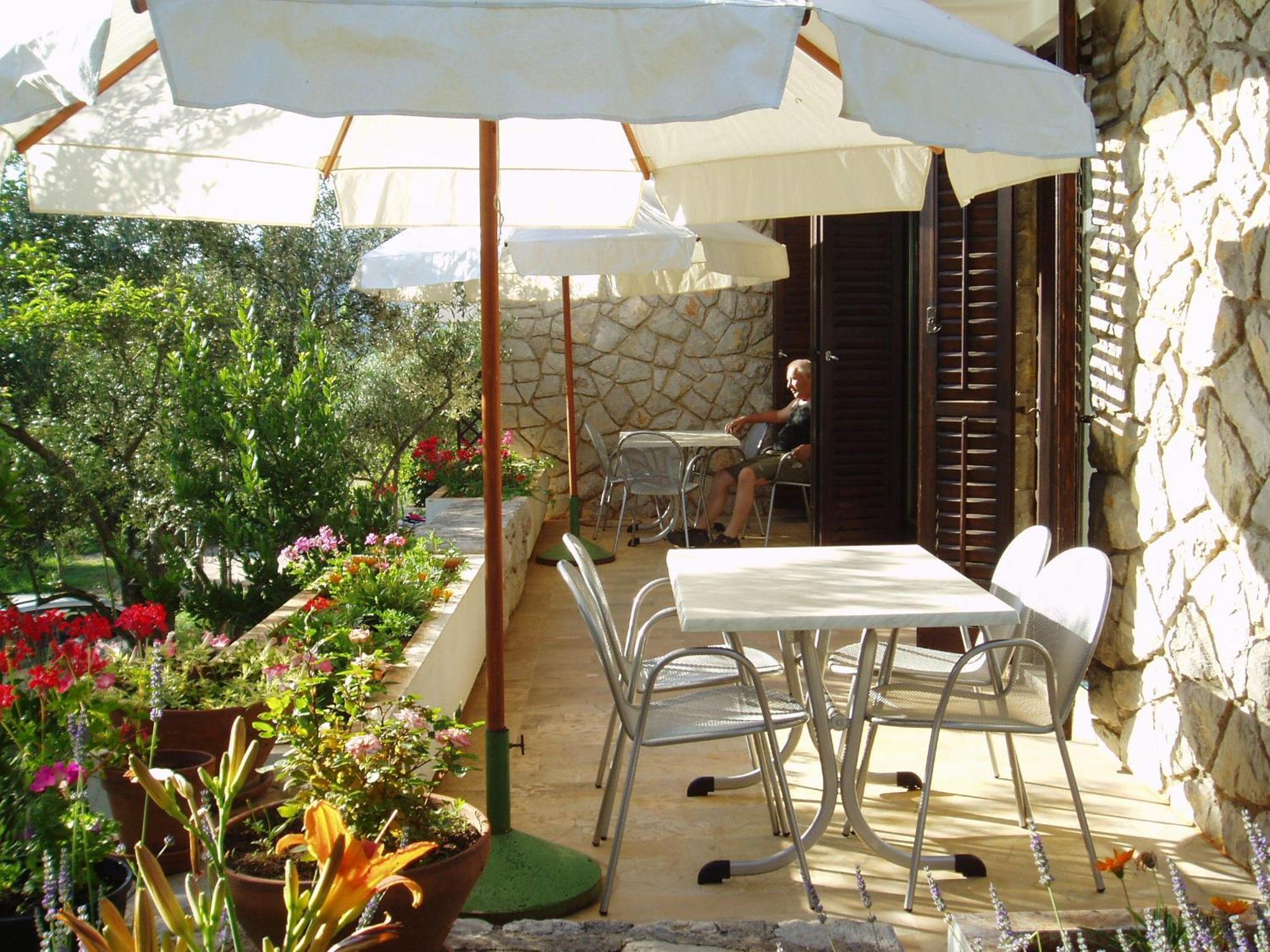Apartments Palma & Pino 크레스 외부 사진